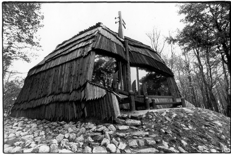 Makovecz Imre: Dobogókő, síház (1980)