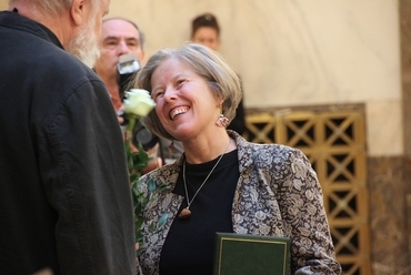 Kós Károly-díj átadása 2012, Belügyminisztérium, Szikszay Júlia átveszi a Kós Károly-díjat - fotó: perika
