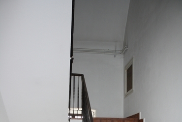 A kiállításba bevont nyugati lépcsőház, fotó: Szőke Virág