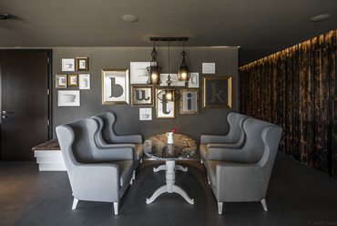 Butik Design Rooms, lobbi, forrás: Singer