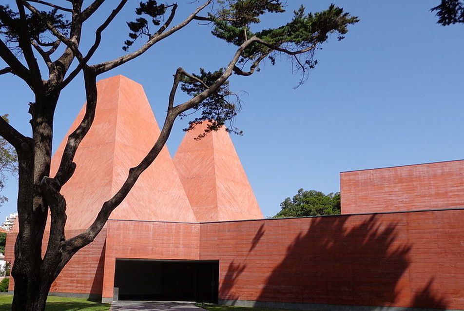 Paula Rego Museum, Cascais, Portugália, 2009. Forrás: Wikipedia