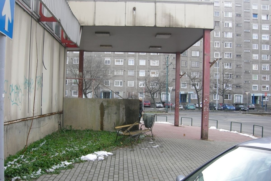 Zsókavár utcai rendelő, XV. kerület - felújítás előtt, fotó: Darabos György