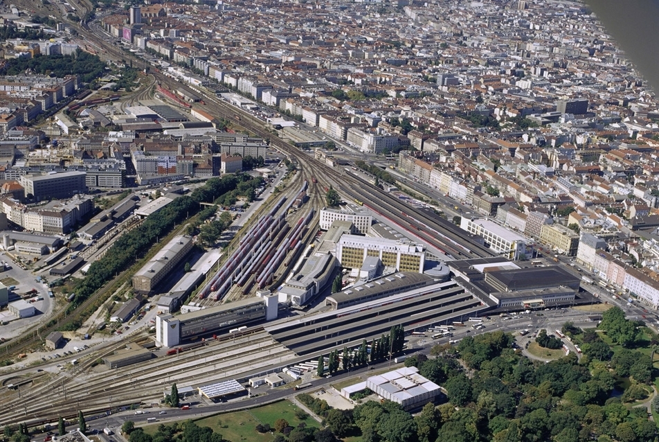 Bécs, Süd- és Ostbahnhof, légifelvétel. ÖBB