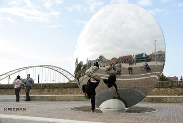 PULZUS szobor - fotó: Krizsán Csaba