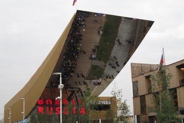 Expo Milánó. Sorok az orosz pavilonhoz. A szerző felvétele