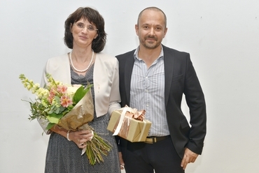 Wallner Krisztina átveszi a díjat - fotó: Glázer Attila