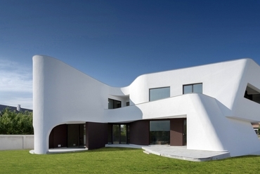 short listes projekt -  Wing house 