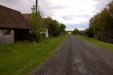 Pavilon a falu végén, Mikháza - fotó: Gaul Cicelle