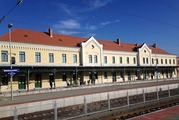 Békéscsabai vasútállomás felújítása - építész: Bánszky Szabolcs - fotó: Mérték Építészeti Stúdió