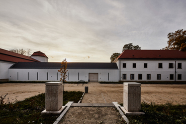 Fertődi Esterházy kastélyegyüttes - Rendezvényközpont, Jószágkormányzói (Tiszttartói) épületegyüttes - építészek: Molnár Csaba DLA, Halmai Dénes, Szentkuti Viktor - fotó: Batár Zsolt