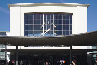 Graz Hauptbahnhof - második épület 1956-ból. Forrás: Wikipedia