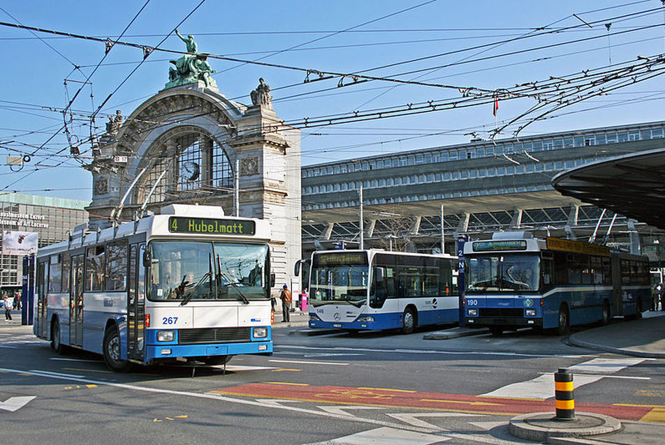 Luzern Hauptbahnhof - építész: Santiago Calatrava - forrás: Wikipedia