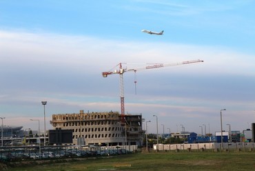 Airport Hotel - építész: Szerdahelyi László
