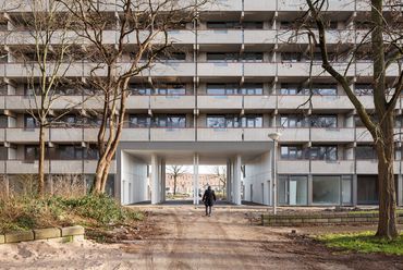 De FLAT projekt - építész: NL Architects, XVW architectuur - fotó: Stijn Poelstra