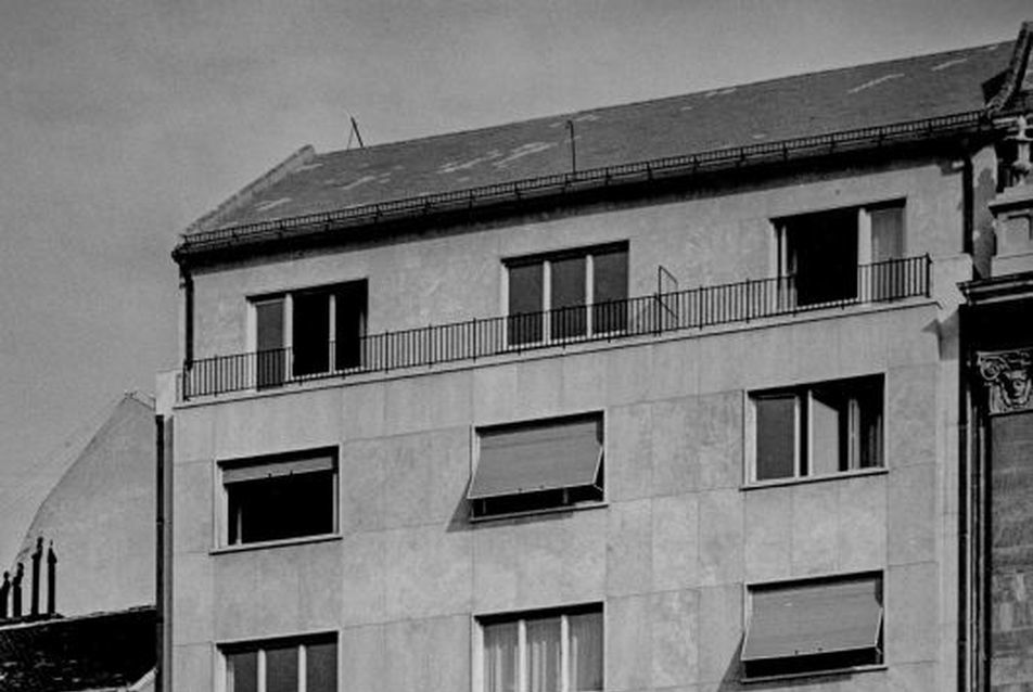 Kotsis Endre: Harkányi-bérház, Budapest, V. Vörösmarty tér 5. (1938)