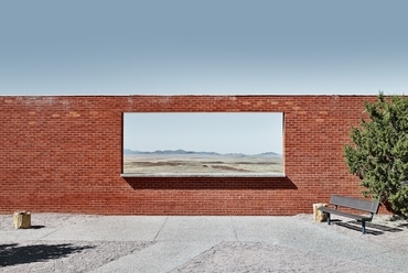 Matt PortchThe Wall Frame (“A falkeret”), ArizonaBarrington‐kráter bejárati épületeArizona, USA2015© Architectural Photography Award