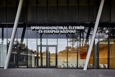 Nagyerdei stadion - sportegészségügyi és rehabilitációs központ - építész: Győrffy Zoltán - fotó: Batár Zsolt
