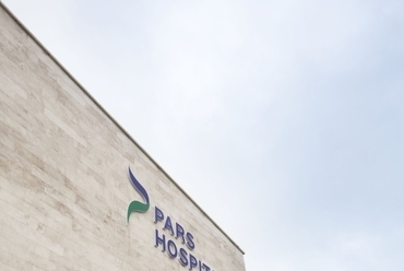 Pars kórház, Rasht - építész: New Wave Architecture - fotó: Parham Taghioff