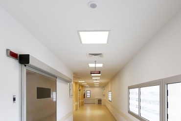 Pars kórház, Rasht - építész: New Wave Architecture - fotó: Parham Taghioff