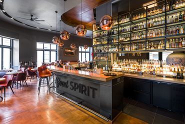 The GoodSpirit Whisky Bar - építész: Radnóczy Eszter  Szabó Csilla (este’r partners) - fotó: Tamás Pál