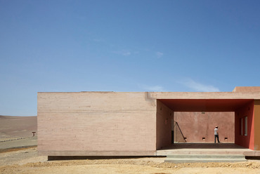 Museo de Sitio Julio C. Tello de Paracas - építész: Sandra Barclay és Jean Pierre Crousse - fotó:  Cristóbal Palma 