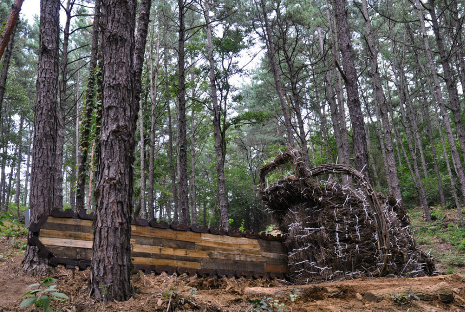 Bukta Imre alkotása, 2016, Geumgang, Dél-Korea - forrás: Nature Art Biennale