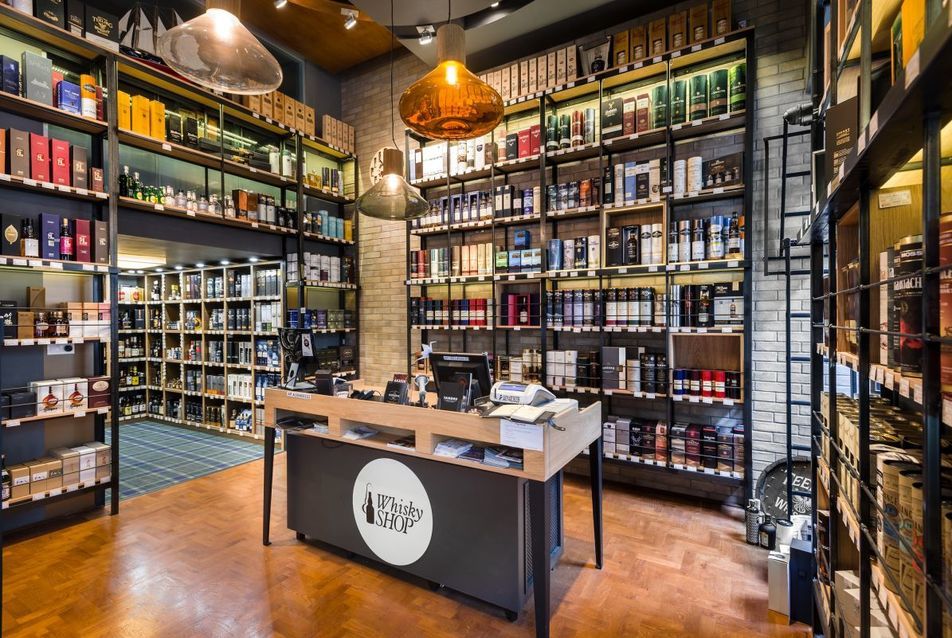The GoodSpirit Whisky Bar - építész: Radnóczy Eszter Szabó Csilla (este’r partners) - fotó: Tamás Pál