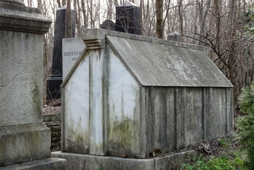 Szabolcsi Miksáné síremlék, 1911, Lajta Béla