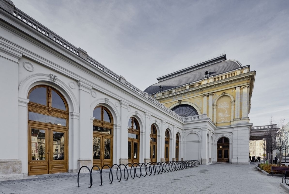 Keleti pályaudvari kormányablak - építész: Korényi és Társai Építész Kft., LAB5 architects - fotó: Batár Zsolt