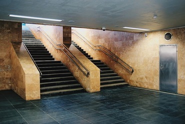 Aluljáró lépcsői - fotó: Varga Zsombor