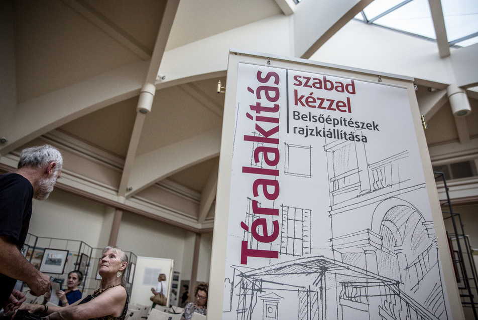Téralakítás szabad kézzel - Belsőépítészek rajzkiállítása
