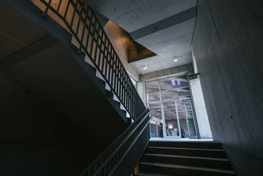 Lépcsőház - építész: Bun Zoltán (Firka Építész Stúdió) - fotó: Schöff Gergely