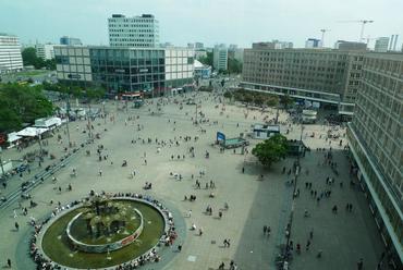 Tietz, Centrum, Galeria Kaufhof - Áruházak az Alexanderplatz-on és környékén