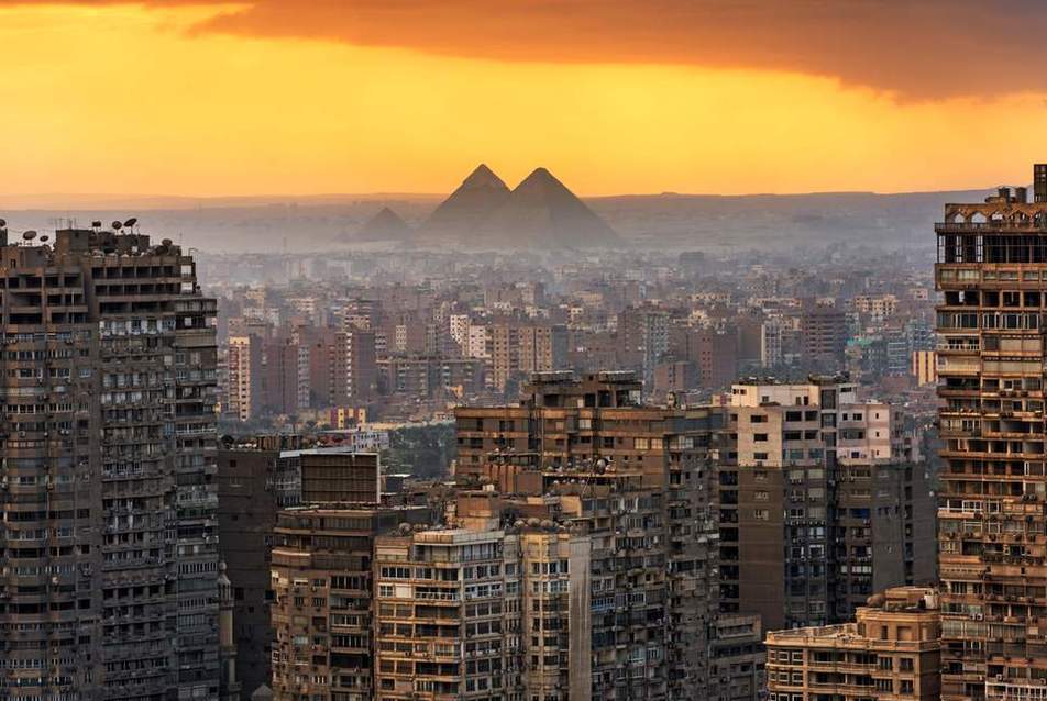 Kairó Afrika legnagyobb városa és valószínű az is marad. 