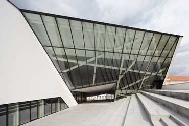 MO Modern Art Museum, Vilnius, Daniel Libeskind. Fotó: Hufton + Crow