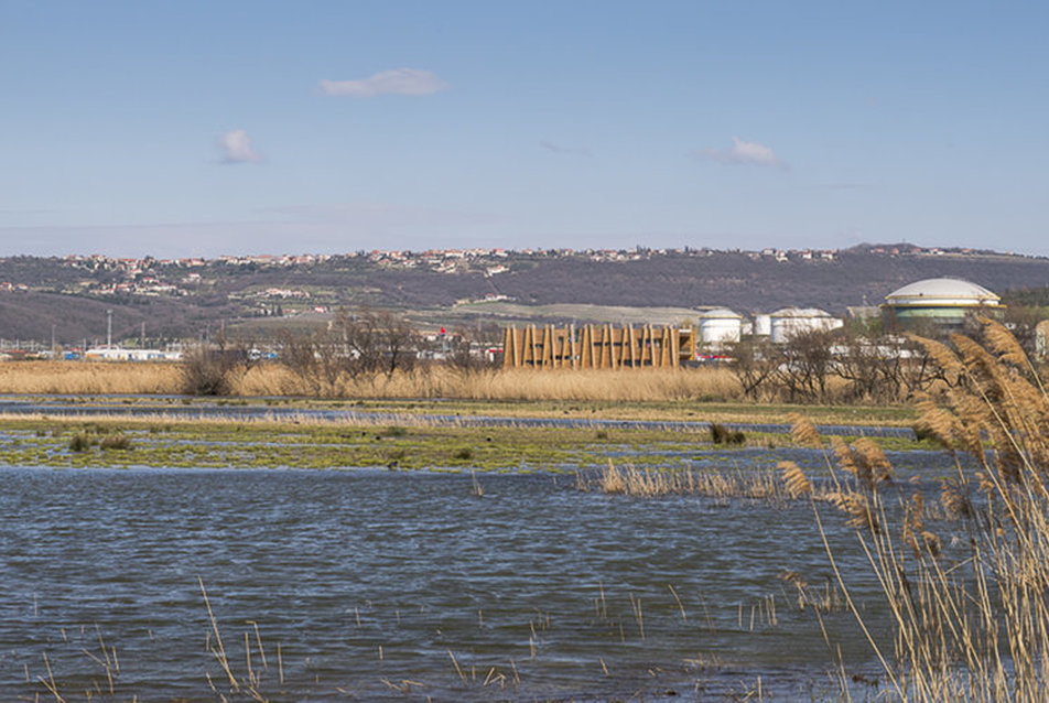 A rezervátum épületei Škocjanski zatok, Koper, Szlovénia. Ravnikar-Potokar építésziroda. Fotók Virginia Vrecl, Miran Kambič