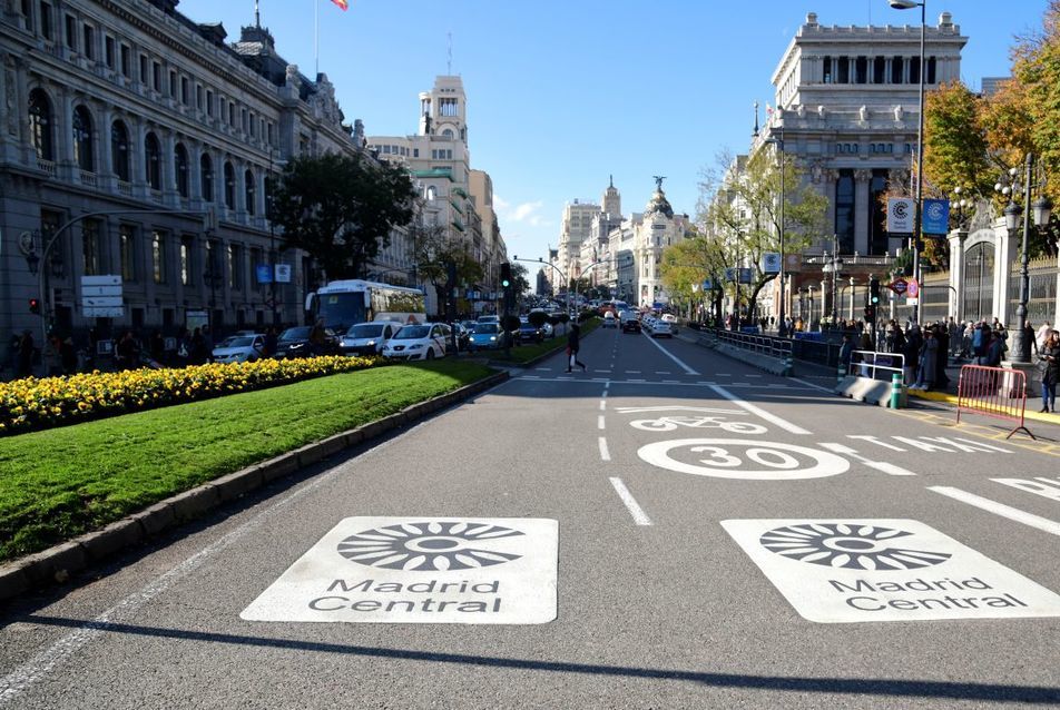 Madridban összecsapott az autóslobbi a levegőtisztaságot védőkkel