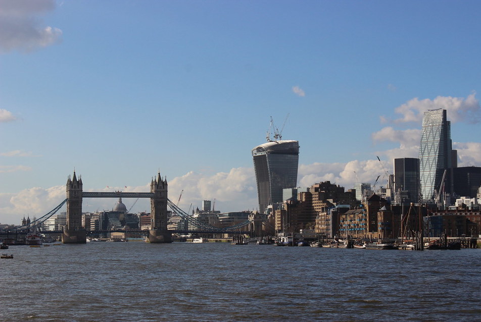 Ma már a Walkie Talkie és a többi felhőkarcoló is hozzátartozik a Tower Bridge látványához. 