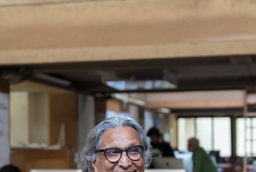 Balkrisha Doshi a Sangath Építészirodában. Fotó © Iwan Baan, 2018 