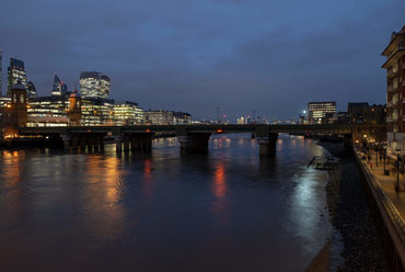 A Canon street-i vasúti híd korábban. Forrás: illuminatedriver.london