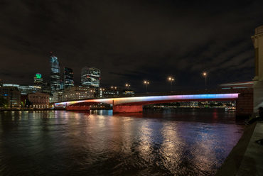 A London Bridge új díszkivilágítása. Forrás: illuminatedriver.london