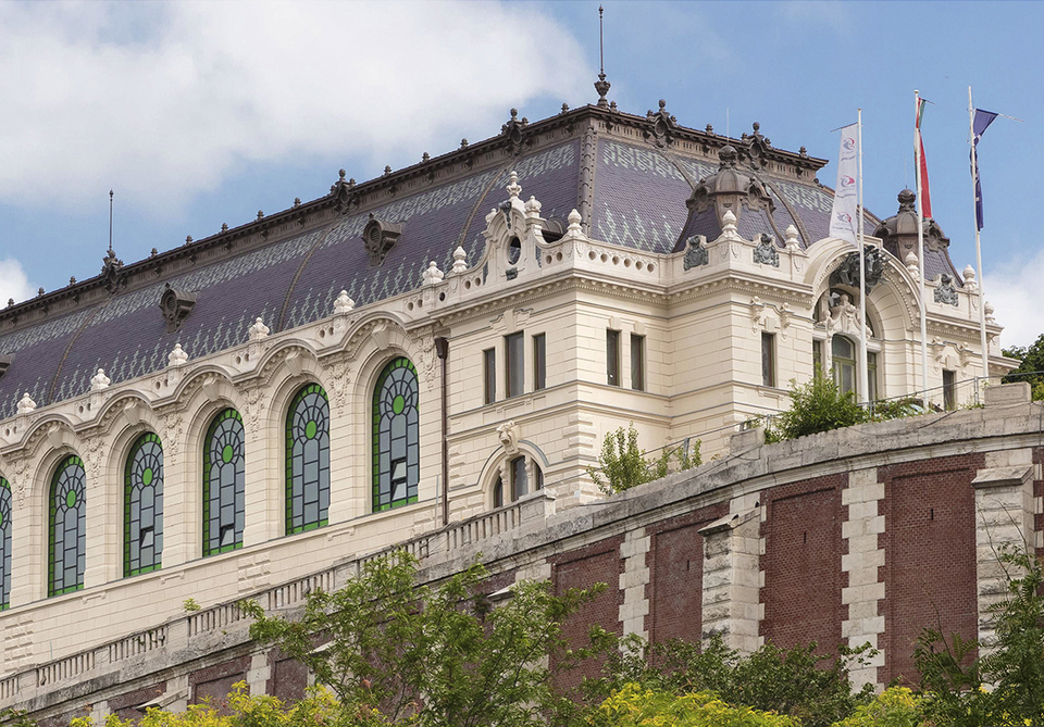 Budavári Királyi Lovarda - kivitelező: Reznicsek Zoltán - fotó forrás: Pro Architectura díj honlap