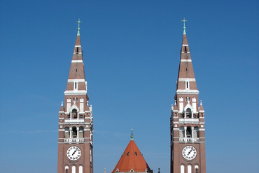 A szegedi Fogadalmi templom, Schulek leghosszabban elhúzódó műve 1913-1930 között épült. Az eredeti tervező halálát követően Foerk Ernő fejezte be. Fotó: Wikimedia Commons