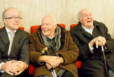 Balról: ifjabb Paul Böhm, Gottfried Böhm, id. Paul Böhm (Gottfried testvére), valamint Stephan Böhm 2015-ben a családról szóló dokumentumfilm vetítésén. Fotó: Shedow373, Wikimedia Commons