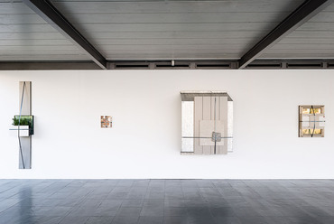 Andreas Fogarasi: Nine Buildings, Stripped. Installáció. Kunsthalle Wien 2019, © Andreas Fogarasi & BILDRECHT GmbH, 2019. Fotó: Jorit Aust