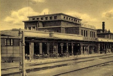 Kiskunfélegyháza vasútállomás, Építész: Heimann Nándor, 1930-as évek első fele, Kép forrása: Hungaricana, OSZK