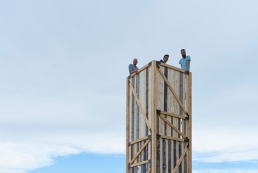 Hello Wood Tower építése közben, 2017. Fotó: Claudio Parada Nunes