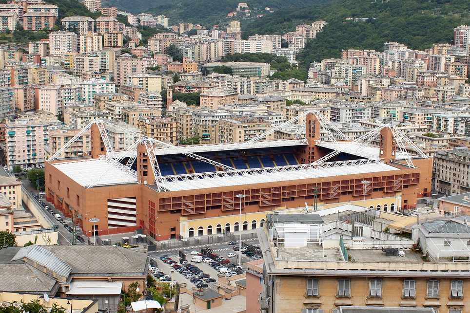 Gregotti Associati: Luigi Ferraris Stadion, Genova, 1986-1989. Fotó: Gabriel Rinaldi, Wikimedia Commons
