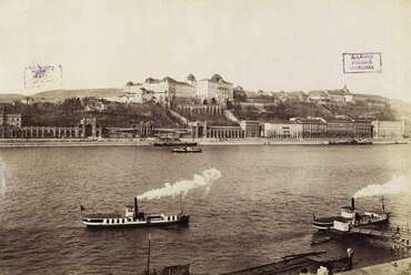 A Várbazár és a királyi palota a Vigadó tér környékéről, 1898 körül. Fortepan / Budapest Főváros Levéltára. Levéltári jelzet: HU.BFL.XV.19.d.1.08.092.