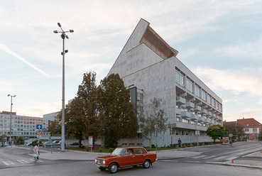 A győri Nemzeti Színház napjainkban. Fotó: Schmal Fülöp, © Győr-Moson-Sopron Megyei Építész Kamara, Modern Győr